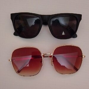 Stylish Black and Gold Sunglasses Set